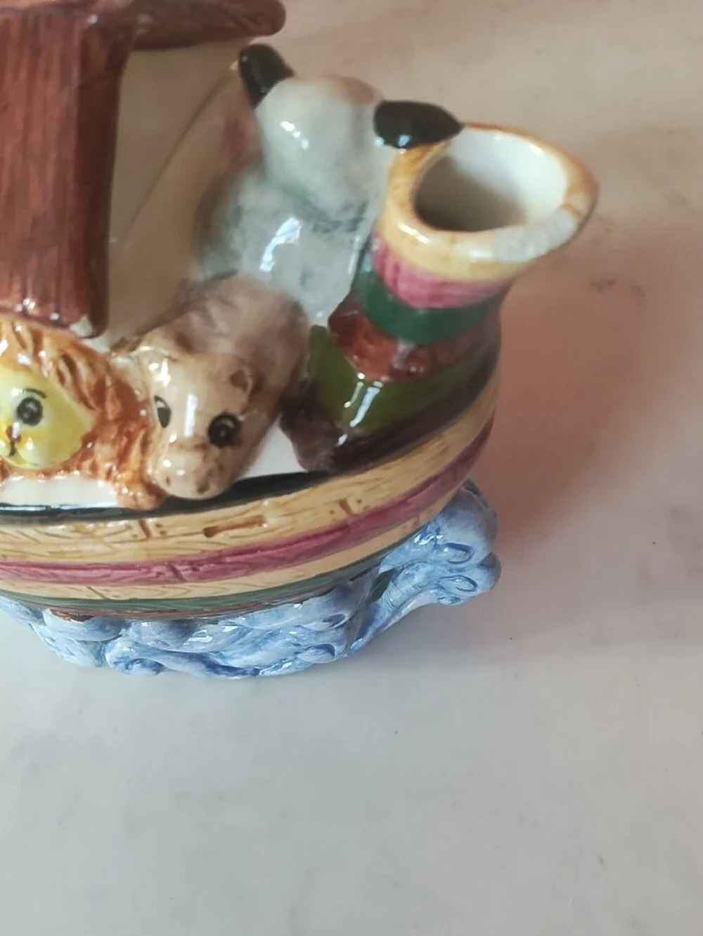 @ 1995 Vintage Noah's Ark Ceramic Small Pet Feeder - Multicolor